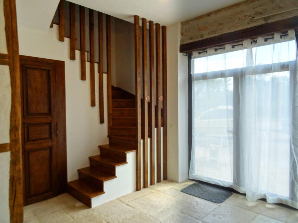 ฌาร์แด็ง เด ซ็อง Bed & Breakfast Eguilly ภายนอก รูปภาพ