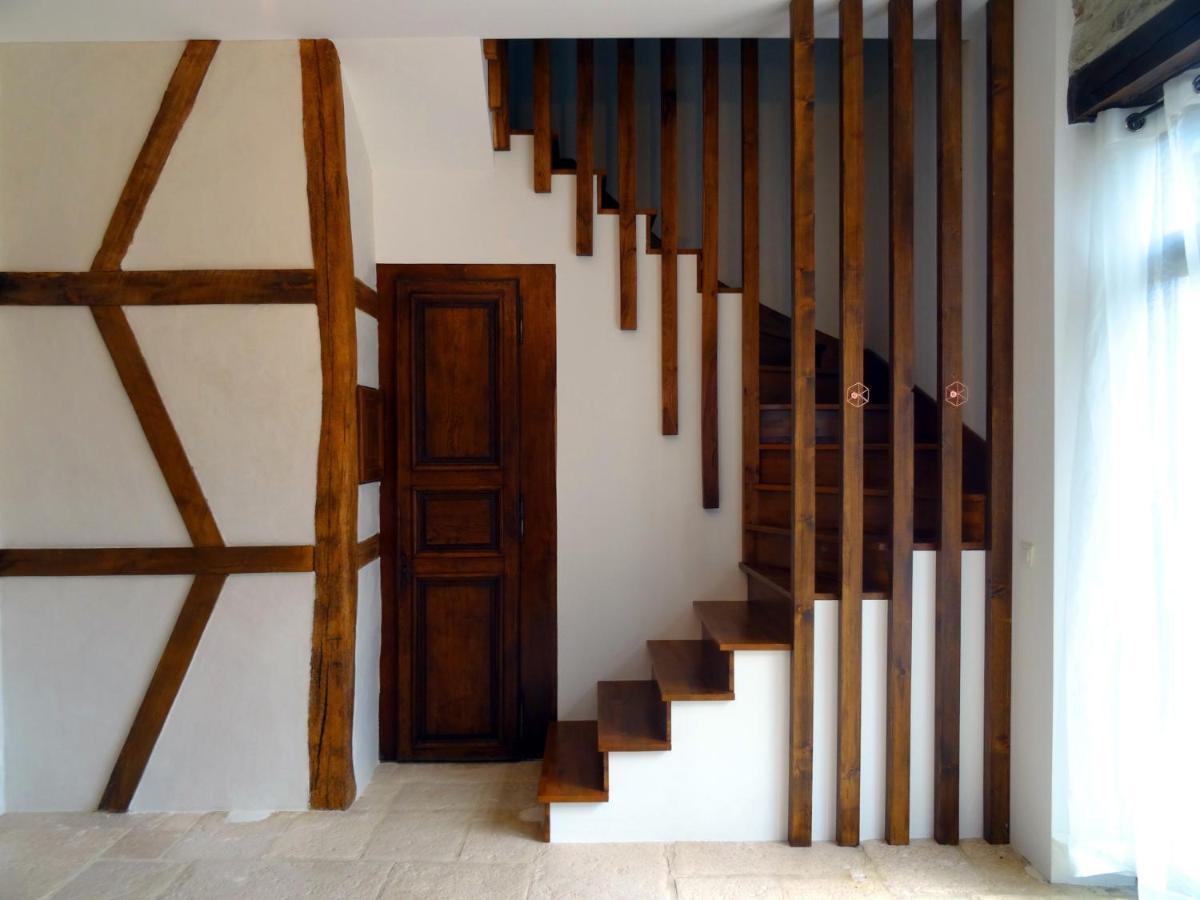 ฌาร์แด็ง เด ซ็อง Bed & Breakfast Eguilly ภายนอก รูปภาพ