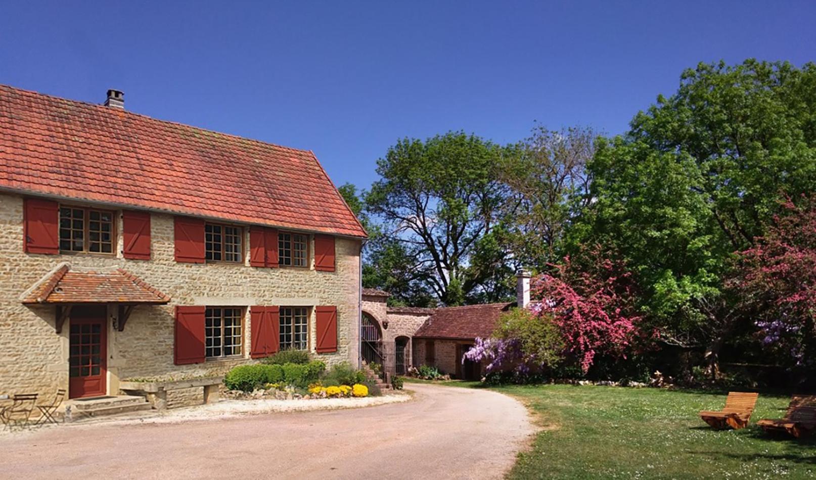 ฌาร์แด็ง เด ซ็อง Bed & Breakfast Eguilly ภายนอก รูปภาพ