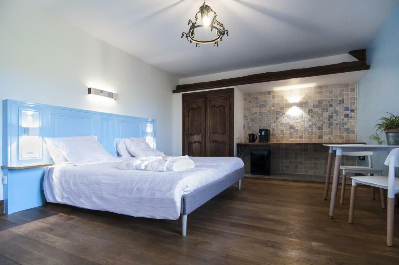 ฌาร์แด็ง เด ซ็อง Bed & Breakfast Eguilly ภายนอก รูปภาพ