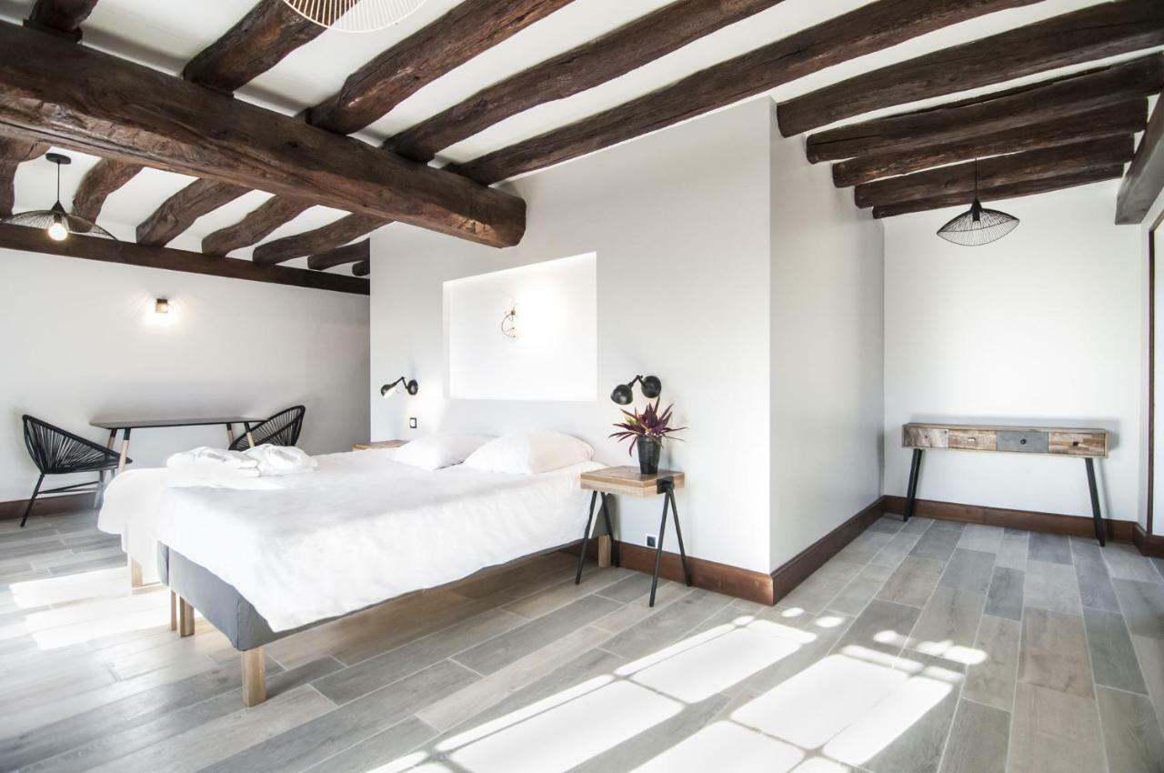 ฌาร์แด็ง เด ซ็อง Bed & Breakfast Eguilly ภายนอก รูปภาพ
