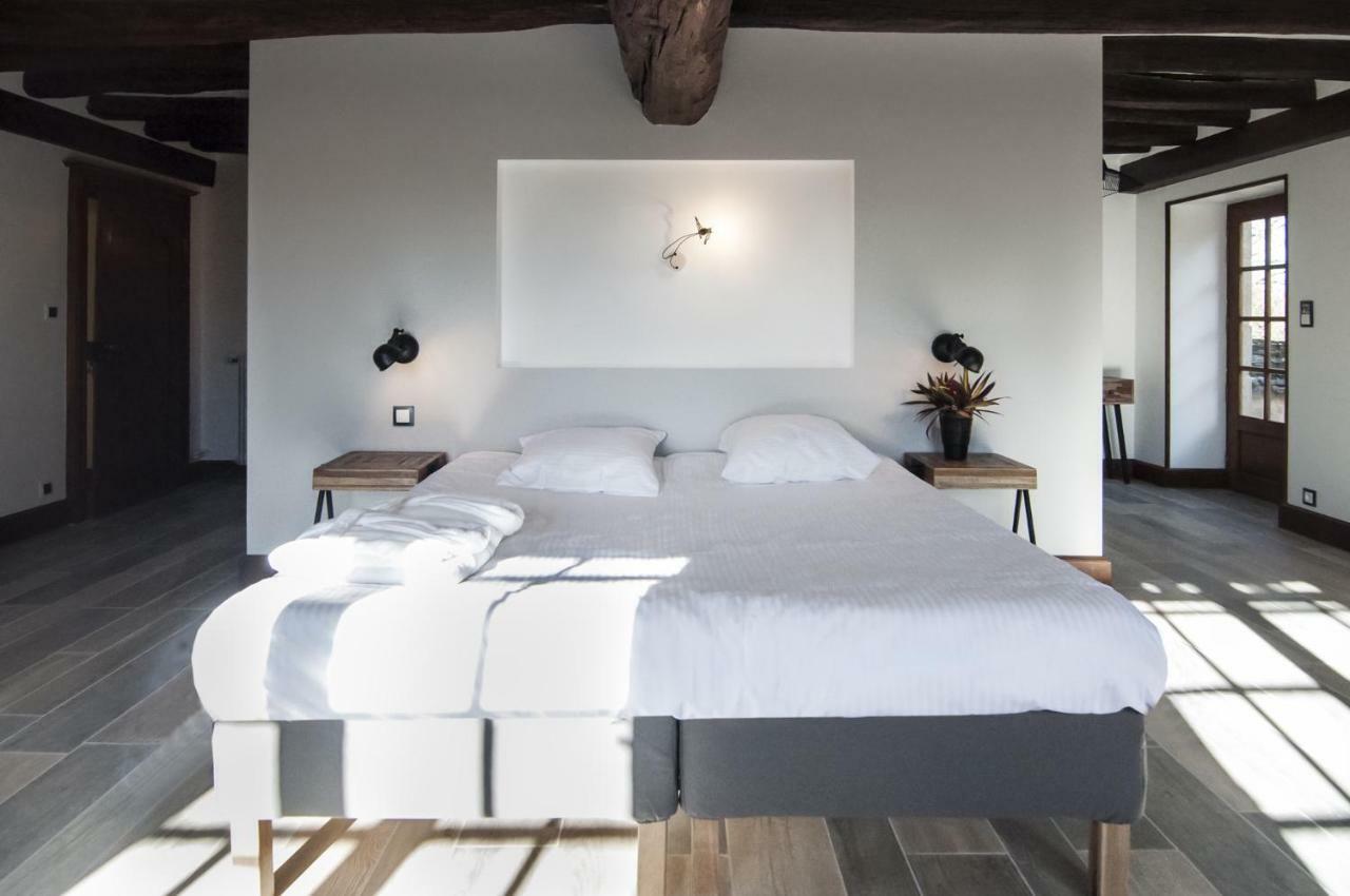 ฌาร์แด็ง เด ซ็อง Bed & Breakfast Eguilly ภายนอก รูปภาพ