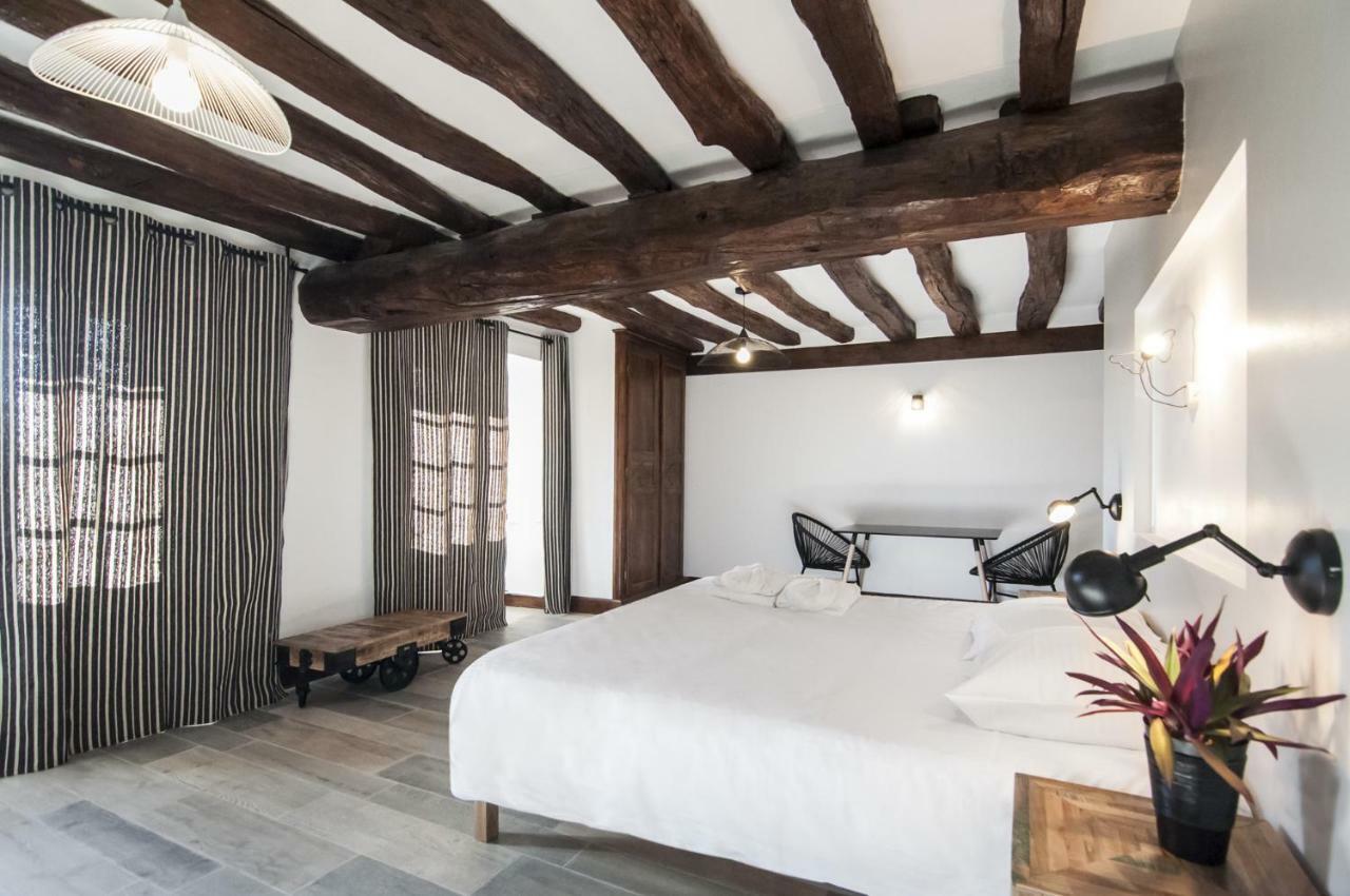 ฌาร์แด็ง เด ซ็อง Bed & Breakfast Eguilly ภายนอก รูปภาพ