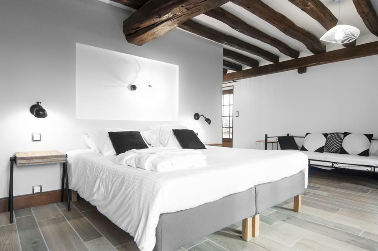 ฌาร์แด็ง เด ซ็อง Bed & Breakfast Eguilly ภายนอก รูปภาพ