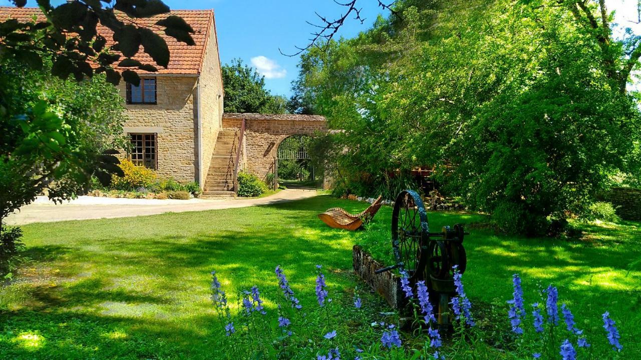 ฌาร์แด็ง เด ซ็อง Bed & Breakfast Eguilly ภายนอก รูปภาพ